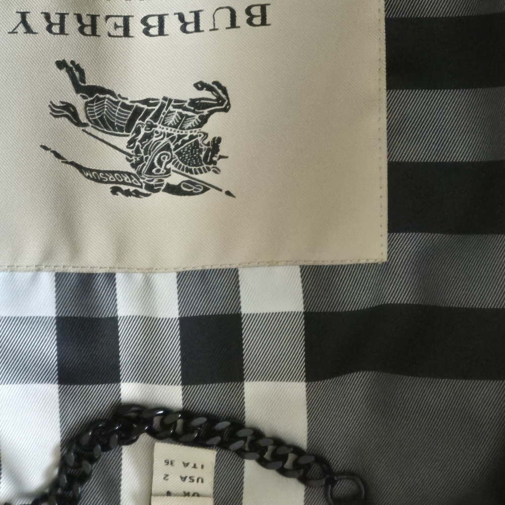 COPY - Burberry coat - Picture 2 of 11